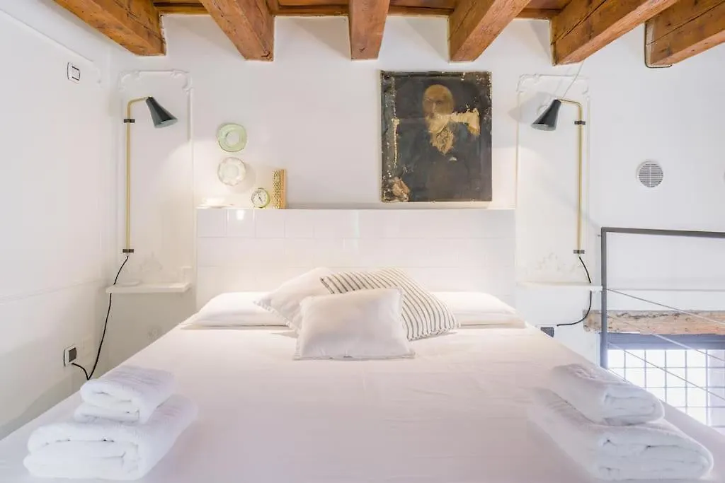Apartment Un Puntino In Verona Center 023091-Loc-03368